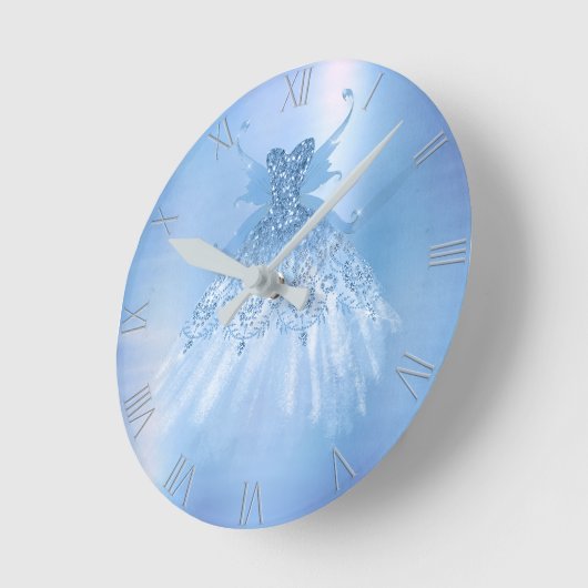 Fairy Wing Ice Gown | Frost Blue Iridescent Sheen Runde Wanduhr (Winkel)