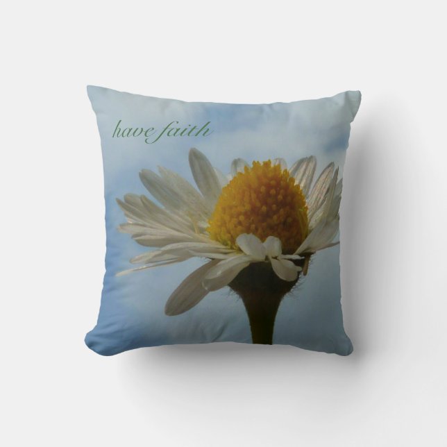 Faith and Daisy Throw Pillow Kissen (Vorderseite)