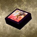 Faith Hope Liebe Keepake Box Erinnerungskiste<br><div class="desc">Schöne lackierte Geschenkboxen aus Holz mit Blumenziegel mit der zeitlosen Botschaft: "Glaube,  Hoffnung und Liebe,  aber das bestste davon ist Liebe." Eine perfekte Schachtel für Schmuck,  Pfannkuchen oder spezielle Schmuckstücke. Dieses elegante Werk ist ein bedeutendes Geschenk für Geburtstage,  Muttertag,  Hochzeiten oder alle,  die die von Vertrauen inspirierte Dekoration schätzen.</div>