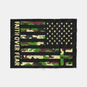 Faith Over Fear Christian Americn Flag Camouflage Fleecedecke (Vorderseite (Horizontal))
