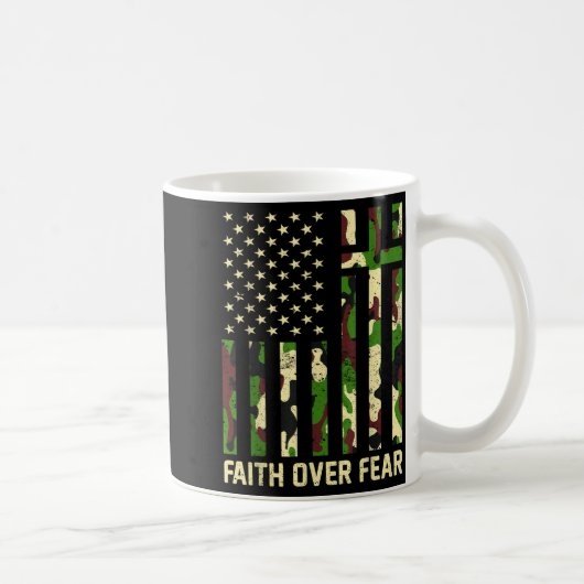 Faith Over Fear Christian Americn Flag Camouflage Kaffeetasse (Rechts)