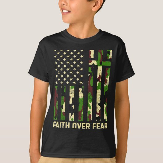 Faith Over Fear Christian Americn Flag Camouflage  T-Shirt (Vorderseite)