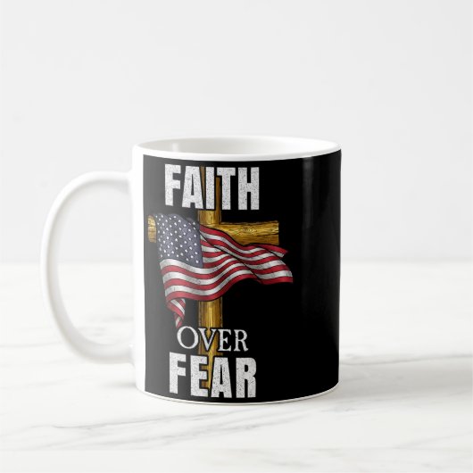 Faith Over Fear Christian Cross American Flag Tee  Kaffeetasse (Links)