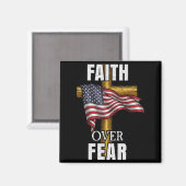 Faith Over Fear Christian Cross American Flag Tee Magnet (Vorderseite/Rückseite)