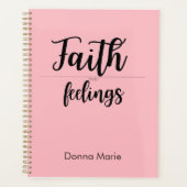 Faith Over Feelings Pink Planner for Women Planer (Vorderseite)