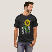 Faith Sunflower US American Flag Cross Christlich T-Shirt (Vorne ganz)