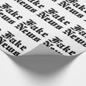 Fake News Geschenkpapier (Ecke)