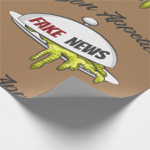 Fake News Geschenkpapier