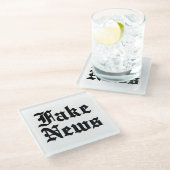 Fake News Glasuntersetzer (Schrägansicht)
