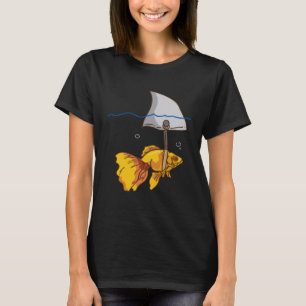 Fake Shark Goldfish Fisch T-Shirt