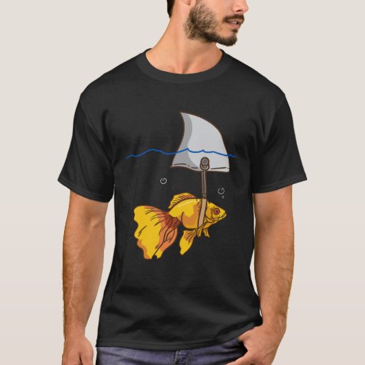 Fake Shark Goldfish Fish T-Shirt (Vorderseite)