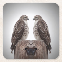 Falken auf einem Posten Rechteckiger Pappuntersetzer