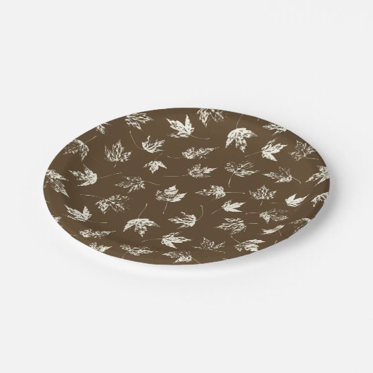 Fall Ahorn Verlasse auf braun - nahtlos. Pappteller (Schrägansicht)