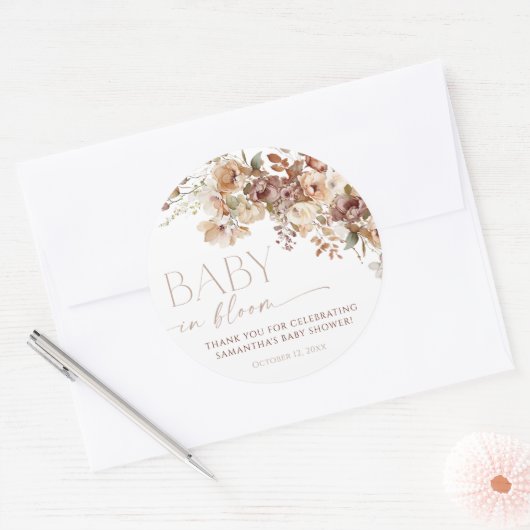 Fall Blumenbraun-neutrales Baby in Blütendusche Runder Aufkleber (Umschlag)