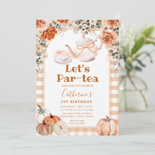 Fall Boho Pumpkin Par-tea Birthday Gingham Einladung (Stehend Vorderseite)