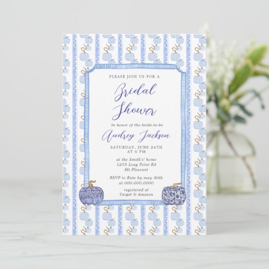 Fall Chinoiserie Blue Pumpkin Bridal Shower Einladung (Stehend Vorderseite)