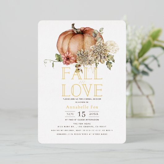 Fall der Liebe Floral Orange Pumpkin Brautparty Folieneinladung (Stehend vorne)