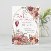 Fall der Liebe Marsala Floral Fall Engagement Part Einladung (Stehend Vorderseite)