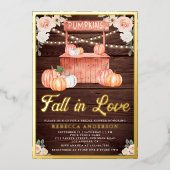Fall der Liebe Peach Pumpkin Barn Wood Brautparty Folieneinladung (Vorderseite)
