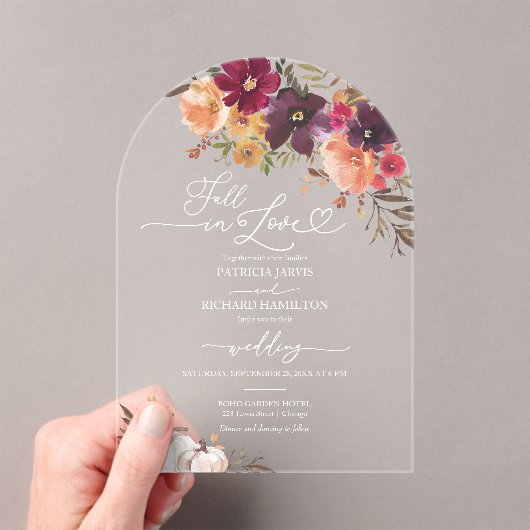 Fall der Liebe Pumpkin Wedding Burgundy Acryleinladungen (Insitu (Handheld))