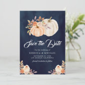 Fall Earthy Floral Pumpkin Navy Blue Wedding Save The Date (Stehend Vorderseite)