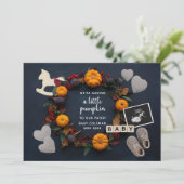 Fall Erntedank Pumpkin Schwangerschaft Reveal Baby Ankündigung (Stehend Vorderseite)