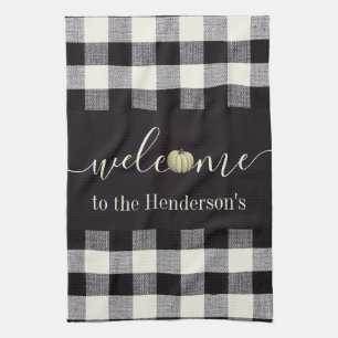 Fall Farmhouse Gingham Pumpkin Willkommen Name Fam Geschirrtuch