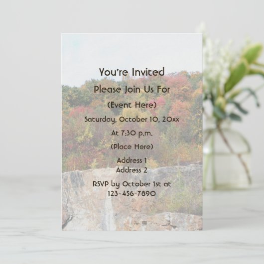 Fall Foliage Along Rock Cliff Nature Einladung (Stehend Vorderseite)