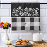 Fall Foliage Autumn Flowers & Foliage Black Plaid Geschirrtuch<br><div class="desc">Fall in love with the perfect combination of beautiful fall foliage, autumn flowers, and cozy plaid with our fall-style cozy chic home decor tea towel. Personalize with your own unique monogram and transform your space into a cozy sanctuary for unforgettable Thanksgiving gatherings and fall home decorating. Illustrations are hand-drawn original...</div>