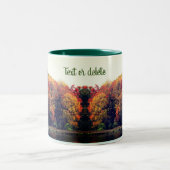 Fall Foliage Pond Nature Personalisiert Zweifarbige Tasse (Mittel)