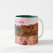 Fall Foliage Rock Cliff Natur Personalisiert Zweifarbige Tasse (VorderseiteRechts)