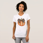 Fall Halloween Pumpkin Leopard Pattern Bow T-Shirt (Vorne ganz)