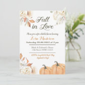 Fall-Herbst-Kürbis-Fall in Liebe-Brautparty Einladung (Stehend Vorderseite)
