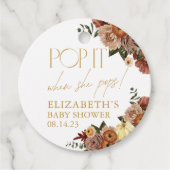 Fall in Liebe Fall Floral Champagner Babydusche Geschenkanhänger (Vorderseite)