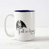 Fall in Liebe mit einem Kobold-Regenbogen Zweifarbige Tasse (Links)