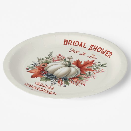 Fall in Liebe Pumpkin Land Rustikales Brautparty Pappteller (Schrägansicht)