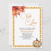 Fall in Love Fall Floral Pumpkin Bridal Shower Einladung (Vorderseite)