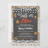 Fall in rustikale Tafel der Liebepaar-Dusche Einladung (Vorderseite)