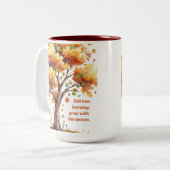 Fall Into Learning – Inspirational Autumn Zweifarbige Tasse (Vorderseite Links)