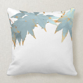 Fall-japanischer Ahorn verlässt mattierte blaue Kissen