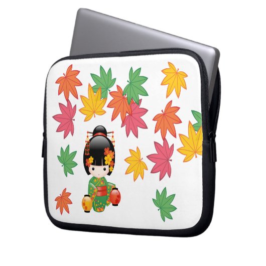 Fall Kokeshi Doll - Green Kimono Geisha Girl Laptopschutzhülle (Vorderseite Links)