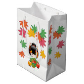 Fall Kokeshi Doll - Green Kimono Geisha Girl Mittlere Geschenktüte (Vorderseite Schrägansicht)
