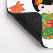 Fall Kokeshi Doll - Green Kimono Geisha Girl Mousepad (Ecke)