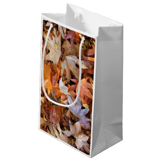 Fall Leaf Kleine Geschenktüte (Rückseite Schrägansicht)
