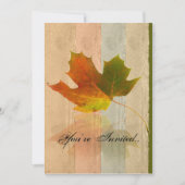 Fall Maple Leaf auf Papier Hochzeit Einladung (Vorderseite)