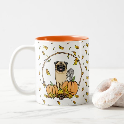 Fall Mops Hund (fawn) Pumpkins Blätter Niedlich Zweifarbige Tasse (Mit Donut)