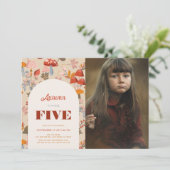 Fall Mushroom Wildflower Birthday Tan Photo Einladung (Stehend Vorderseite)