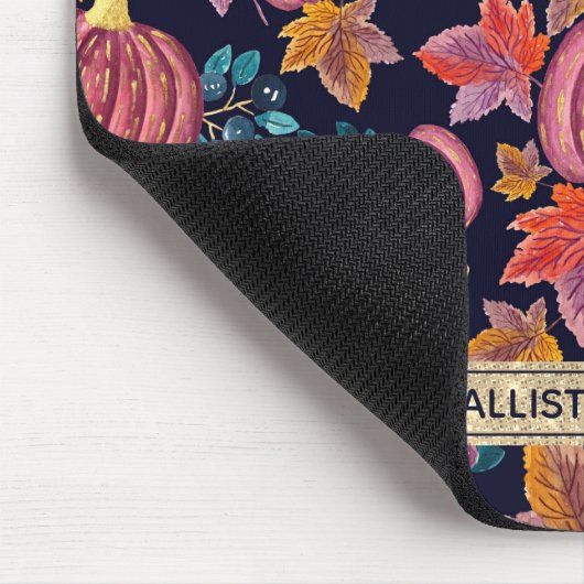 Fall Navy Pumpkin Blätter Wasserfarben Monogram Mousepad (Ecke)