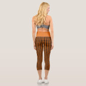 Fall Orange Black Buffalo Karierte INITIALS Capri Leggings (Rückseite)