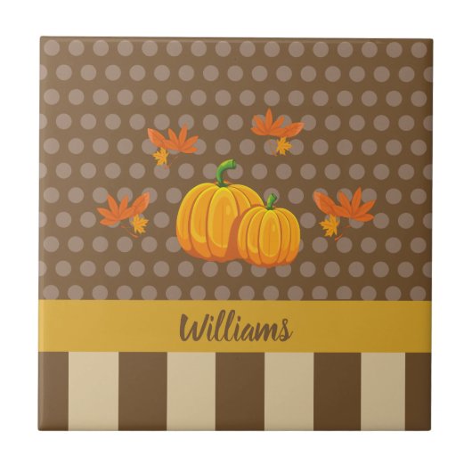 Fall Polka Dot Pumpkin mit Familienname Fliese (Vorderseite)